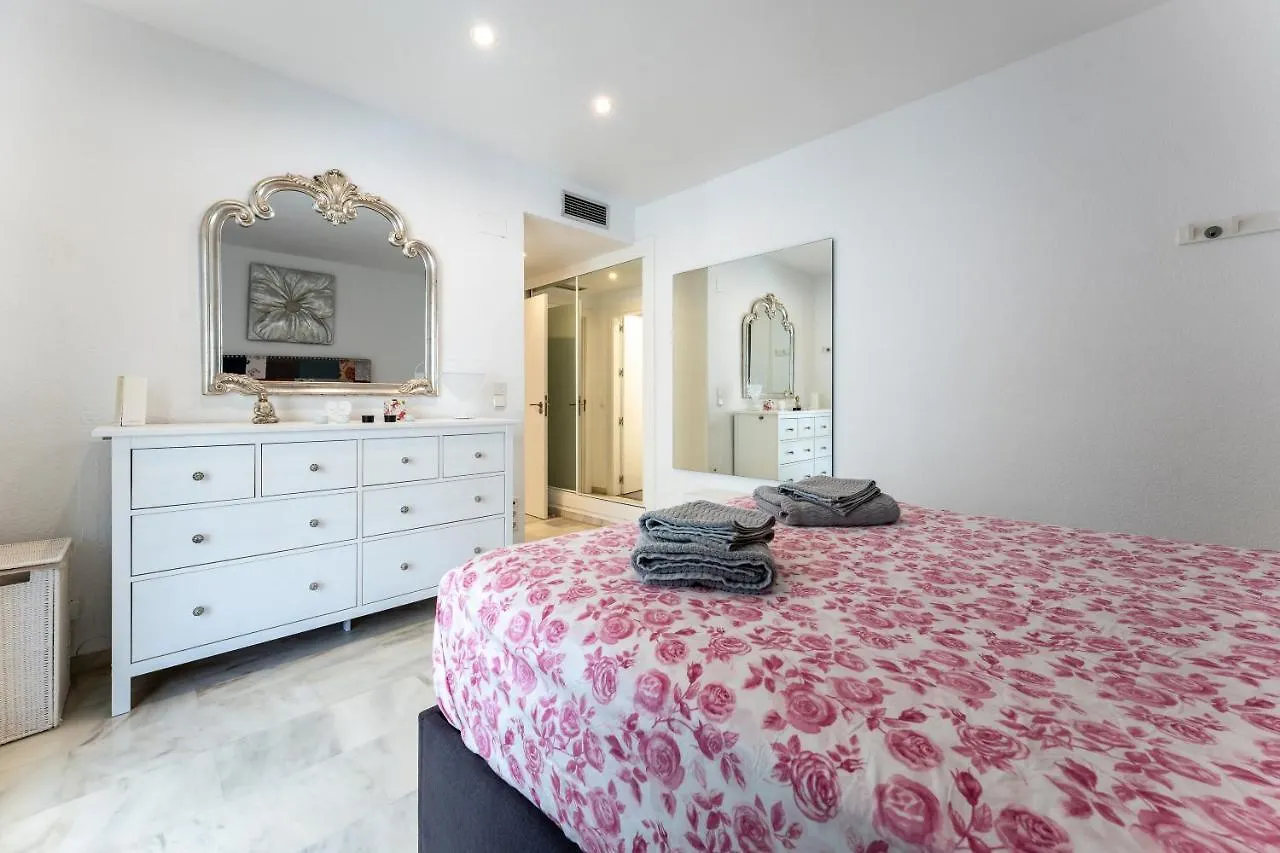 Golden Beach Elviria Marbella 0*,
